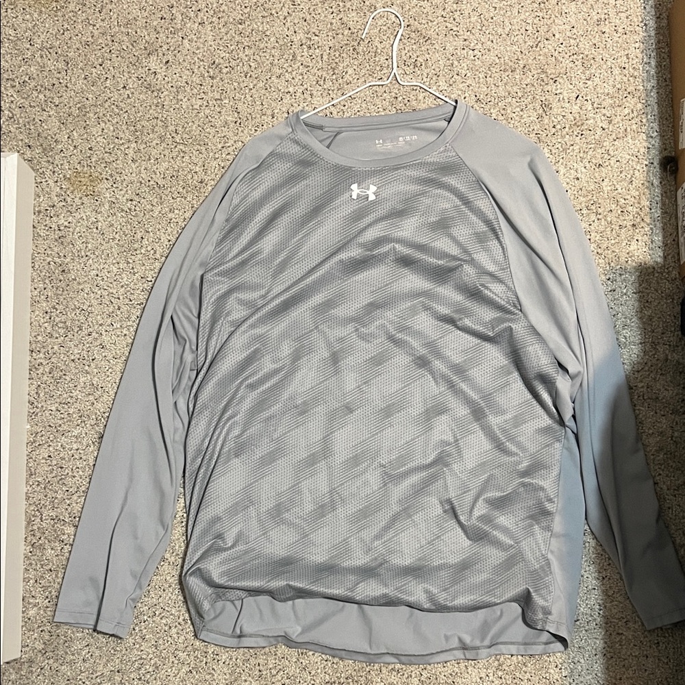 Under Armour Men's Light Gray Long Sleeve Tee